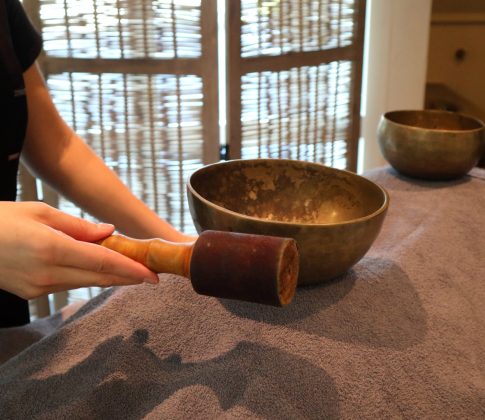 Thermen & Beauty LeeuwerikHoeve - Massage behandeling klankschaal massage