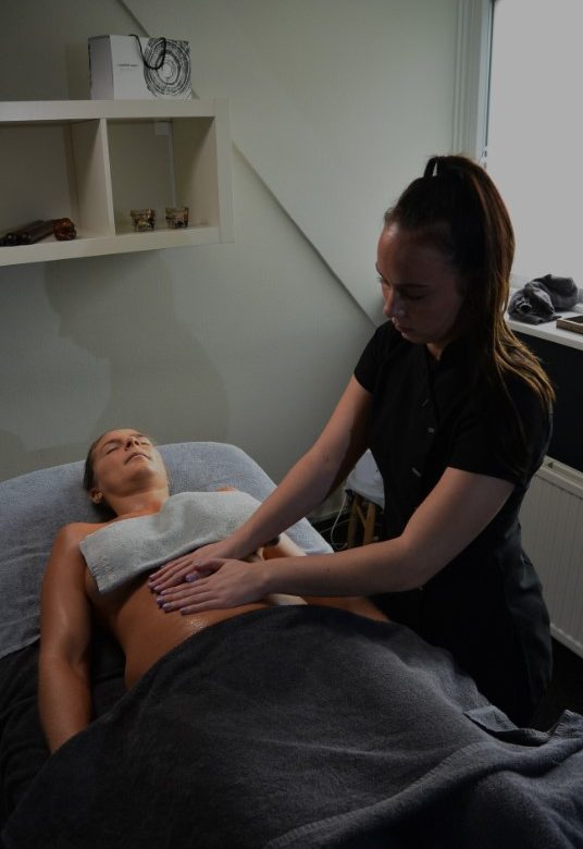 LeeuwerikHoeve | Burgum | beautiful mummy treatment behandelingen | massages | ontspanning
